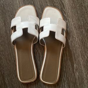 H shape white sandal slides